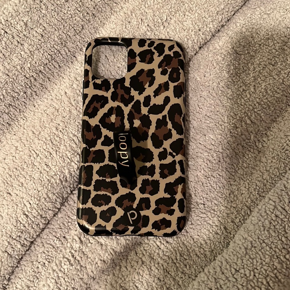 Leopard Loopy Case